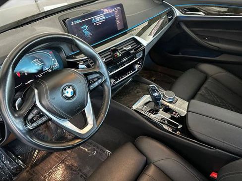 Used 2021 BMW 530e w/ Convenience Package image 9