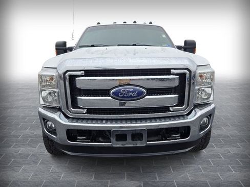 Used 2016 Ford F250 Lariat w/ Lariat Interior Package image 2