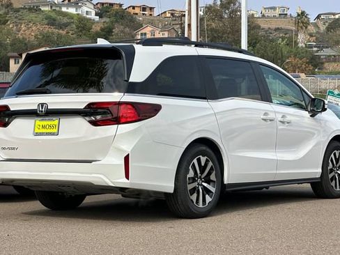 New 2026 Honda Odyssey EX-L image 5