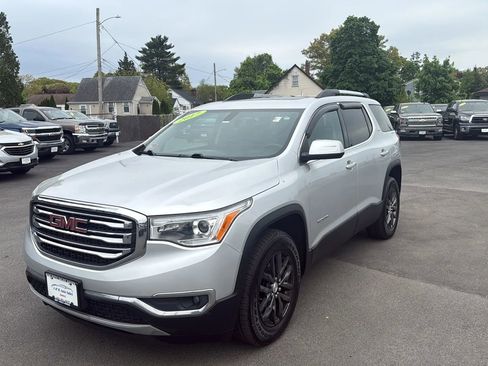 Used 2017 GMC Acadia SLT AWD/4WD image 3