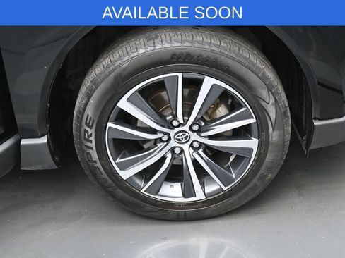 Used 2021 Toyota Venza LE w/ Carpet Mat Package (TMS) AWD/4WD image 36