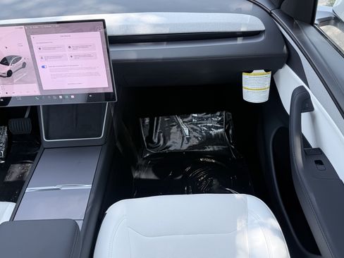 Used 2026 Tesla Model Y 2WD image 56