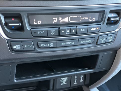Used 2017 Honda Pilot EX image 21