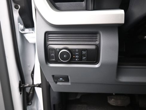 New 2026 Ford F250 XL w/ XL Chrome Package image 11