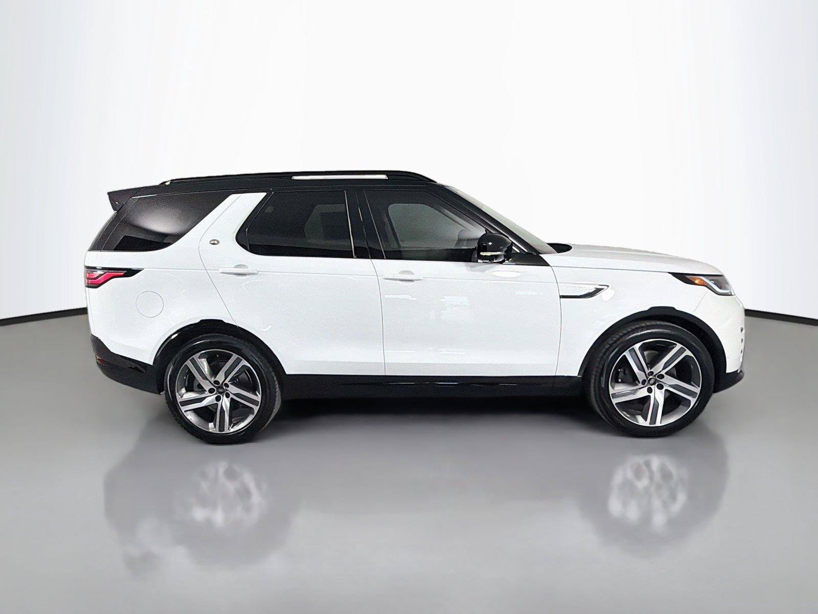 New 2026 Land Rover Discovery Limited Edition AWD/4WD image 4