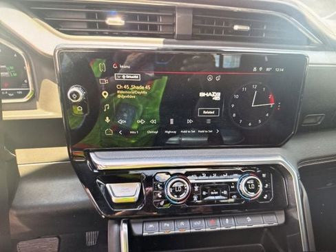 Used 2025 GMC Sierra 1500 Denali AWD/4WD image 10