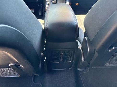 Used 2025 Dodge Durango GT AWD/4WD image 27
