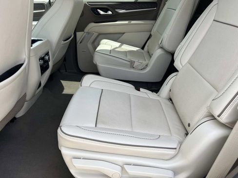 Used 2021 GMC Yukon Denali w/ Denali Premium Package AWD/4WD image 19