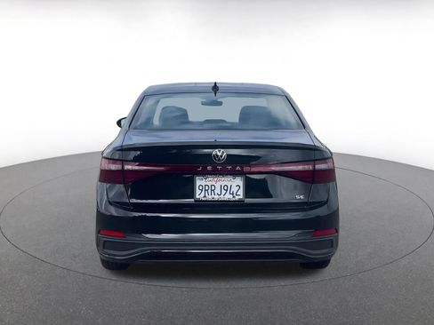 Used 2025 Volkswagen Jetta SE image 12