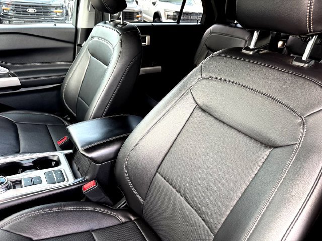 Certified 2023 Ford Explorer Limited w/ Limited Technology Package RWD image 11