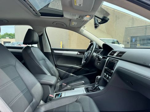 Used 2012 Volkswagen Passat 2.5 SE FWD image 22