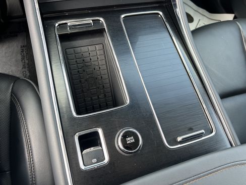 Certified 2025 Lincoln Aviator AWD image 20