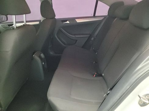 Used 2015 Volkswagen Jetta SE FWD image 18