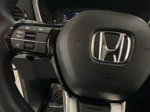 Used 2025 Honda Pilot Elite image 33