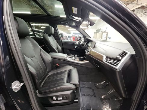 Used 2022 BMW X5 xDrive40i w/ M Sport Package image 10