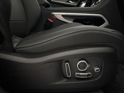 Used 2026 Jaguar F-PACE R-Dynamic S image 34