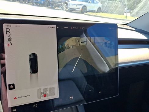 Used 2021 Tesla Model Y Long Range AWD/4WD image 18