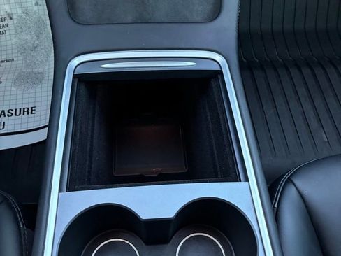 Used 2021 Tesla Model 3 Performance image 33