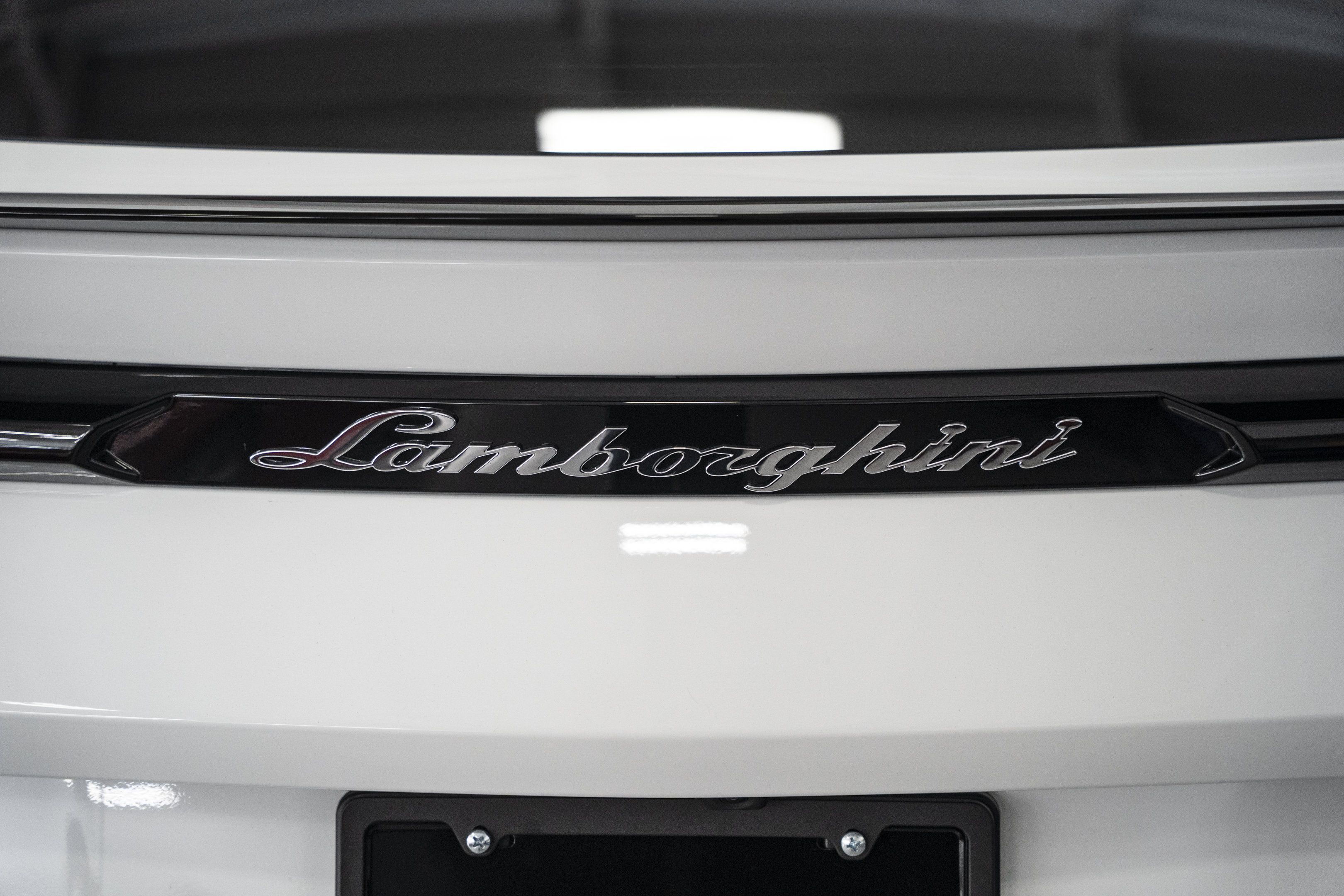 Used 2022 Lamborghini Urus AWD/4WD image 11