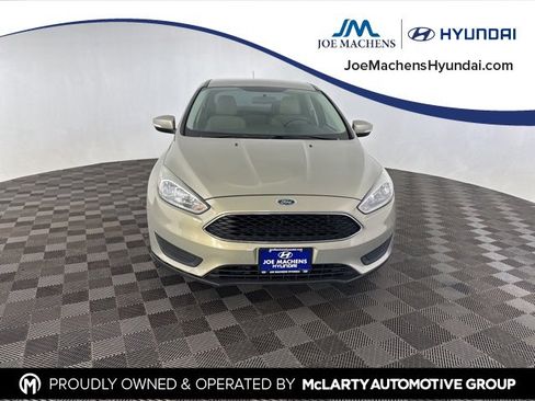 Used 2015 Ford Focus SE w/ SE Cold Weather Package image 4