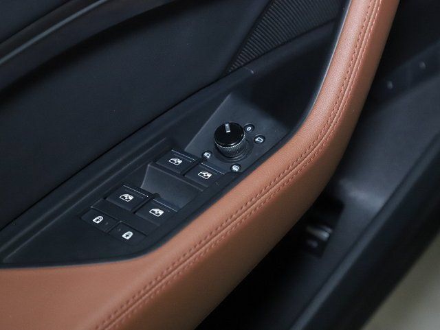 Used 2022 Audi e-tron Premium AWD/4WD image 19