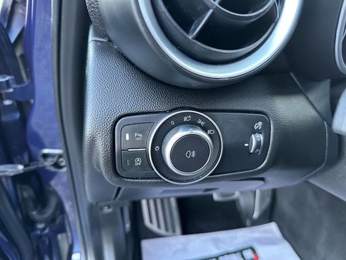 Used 2017 Alfa Romeo Giulia Ti w/ TI 19" Sport Package image 16