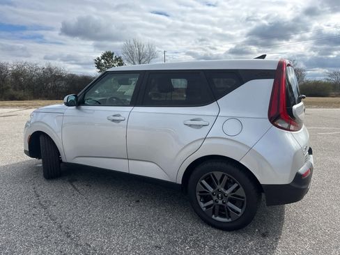 Used 2021 Kia Soul S image 4