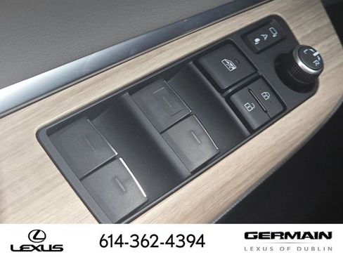Used 2023 Toyota Venza XLE AWD/4WD image 20