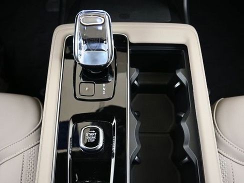 New 2026 Volvo XC90 B6 Plus w/ Protection Package Premier image 36