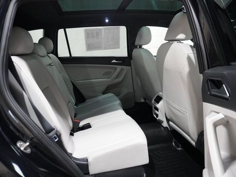 Certified 2023 Volkswagen Tiguan SE R-Line image 13