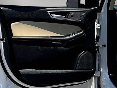 Used 2019 Ford Edge SEL w/ Equipment Group 201A FWD image 22