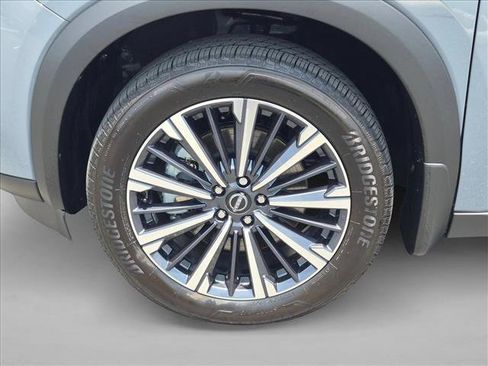 Used 2026 Nissan Pathfinder Platinum FWD image 23