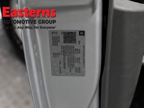 Used 2018 Chevrolet Express 2500 w/ Enhanced Convenience Package image 31