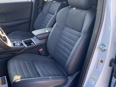 New 2025 Mitsubishi Outlander SE AWD/4WD image 4