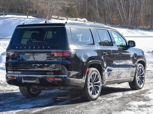 Certified 2024 Jeep Wagoneer Series III w/ Premium Group I image 3