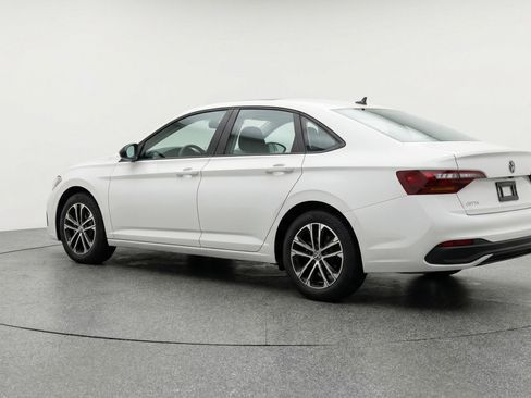 Used 2025 Volkswagen Jetta Sport FWD image 6