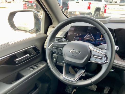 Used 2025 Chevrolet Suburban Z71 AWD/4WD image 36