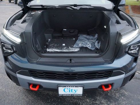 New 2026 Chevrolet Silverado EV Trail Boss w/ Premium Package image 29