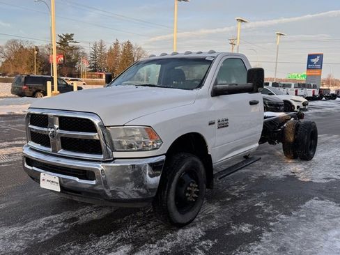 Used 2017 RAM 3500 Tradesman w/ Power & Remote Entry Group image 25