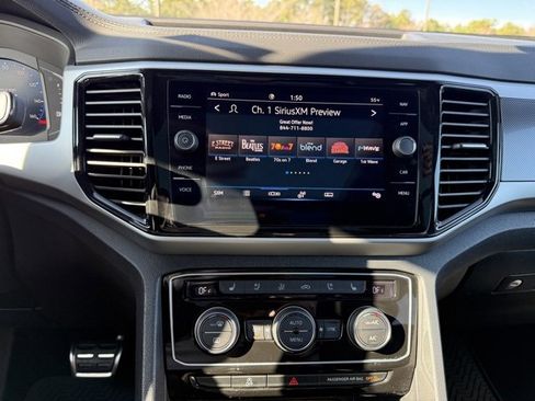 Used 2021 Volkswagen Atlas Cross Sport SEL Premium image 18