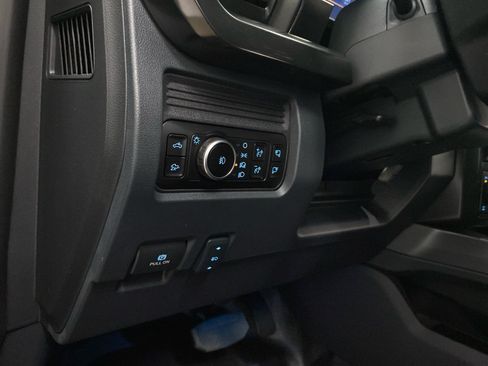 New 2026 Ford F250 Lariat w/ Black Appearance Package AWD/4WD image 18