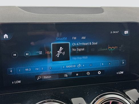 Used 2023 Mercedes-Benz GLA 250 4MATIC w/ Premium Package image 21