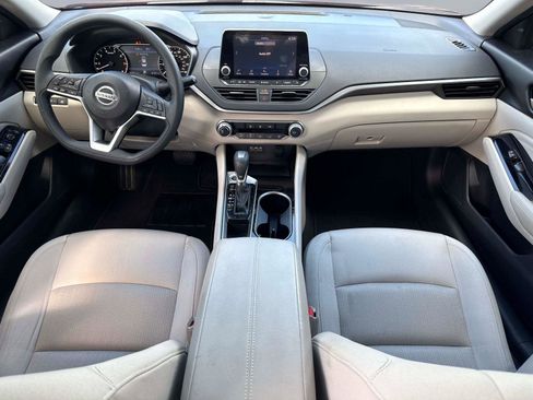 Used 2021 Nissan Altima 2.5 SV image 15