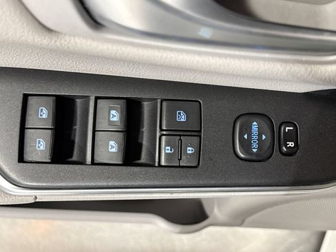 Used 2015 Toyota Camry LE FWD image 19
