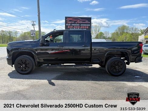 Used 2021 Chevrolet Silverado 2500 Custom w/ Custom Value Package AWD/4WD image 2