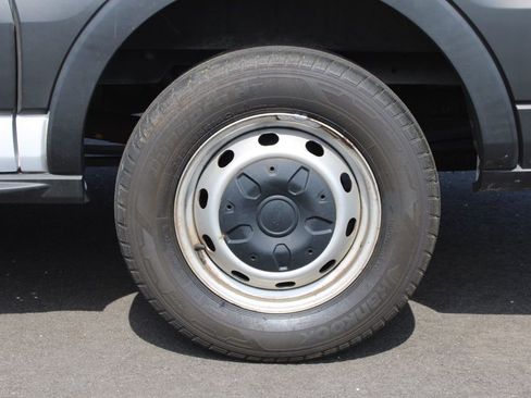 Used 2019 Ford Transit 250 130 Medium Roof image 8