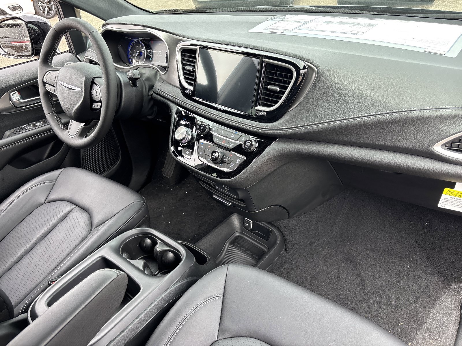 New 2026 Chrysler Pacifica Select w/ S Appearance Package FWD image 9