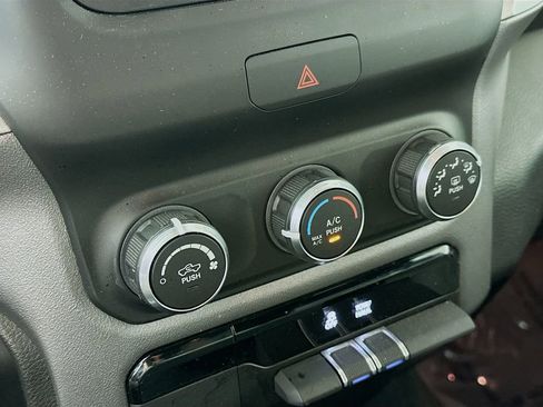 Certified 2022 RAM 1500 Big Horn AWD/4WD image 24