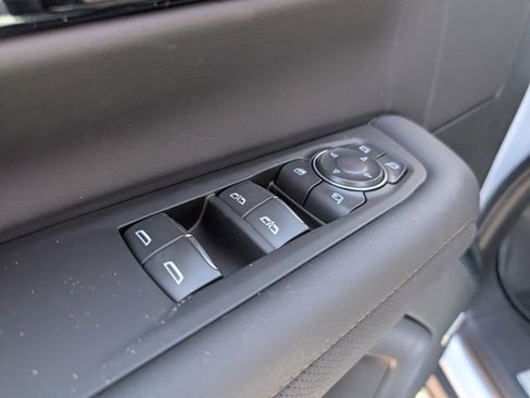 New 2026 Chevrolet Suburban High Country image 15