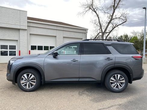 New 2026 Nissan Pathfinder SL image 2